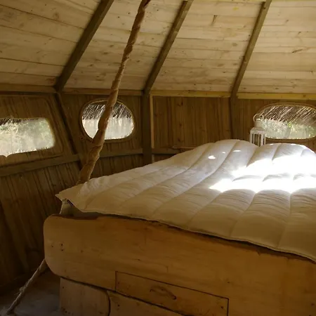 Camping Parc De La Belle Magne (Vienne)