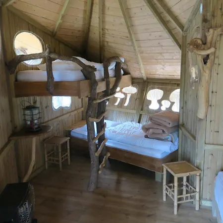 Parc De La Belle Camping Magne (Vienne)
