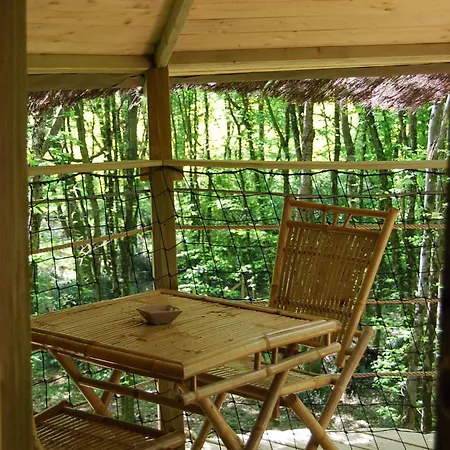 Camping Parc De La Belle Magne (Vienne)