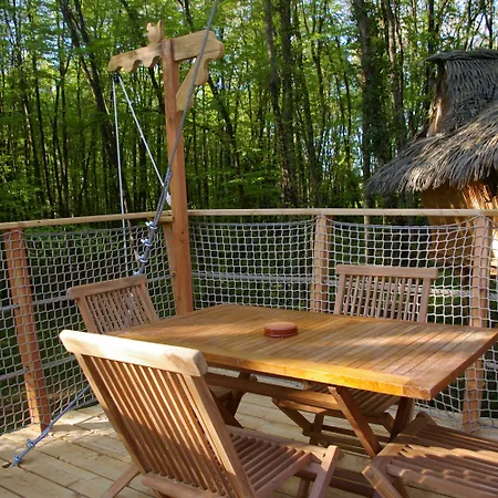 Camping Parc De La Belle Magne (Vienne)