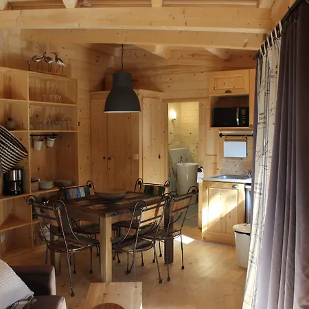 Parc De La Belle Camping Magne (Vienne)