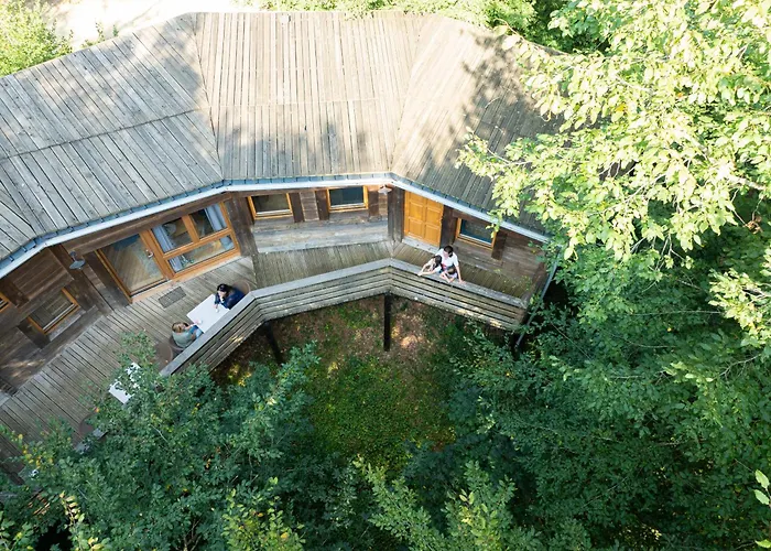 Κάμπινγκ Parc De La Belle Magne (Vienne)