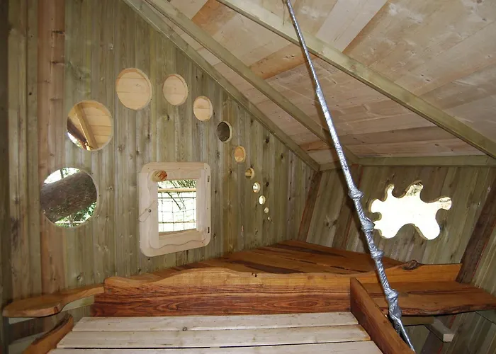 Κάμπινγκ Parc De La Belle Magne (Vienne)